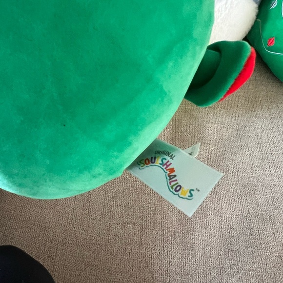 EUC squishmallows Christmas Xmas penguin - Picture 3 of 7